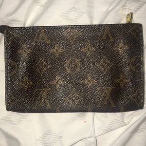 This is a Louis Vuitton wallet
